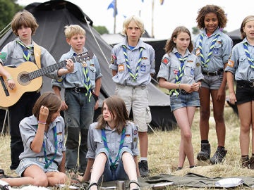 Reunión de Boy Scouts y Girl Scouts Reunión de Boy Scouts y Girl Scouts