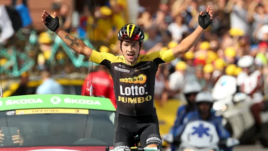 Roglic celebra su triunfo en el Tour Roglic celebra su triunfo en el Tour