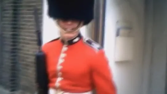 Con la guardia de la reina de Inglaterra no se juega Con la guardia de la reina de Inglaterra no se juega