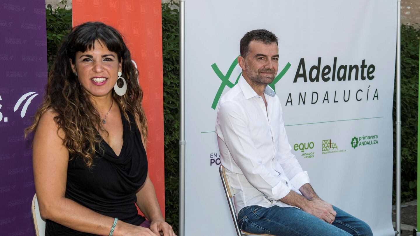 Teresa Rodr&iacute;guez, coordinadora general de Podemos Andaluc&iacute;a y Antonio Ma&iacute;llo, coordinador general de IU Andaluc&iacute;a