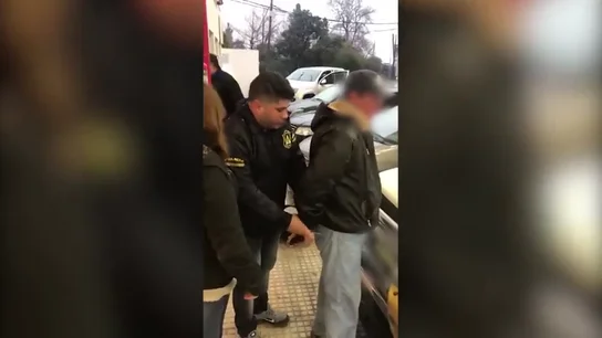 Una niña de ocho años graba cómo su padre viola a su hermana de seis Una niña de ocho años graba cómo su padre viola a su hermana de seis