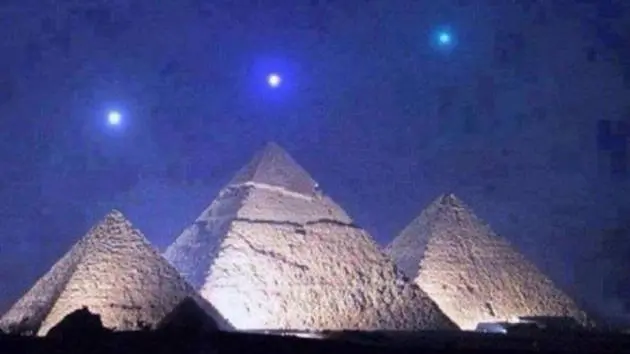 Planetas alineados sobre las pirámides de Giza