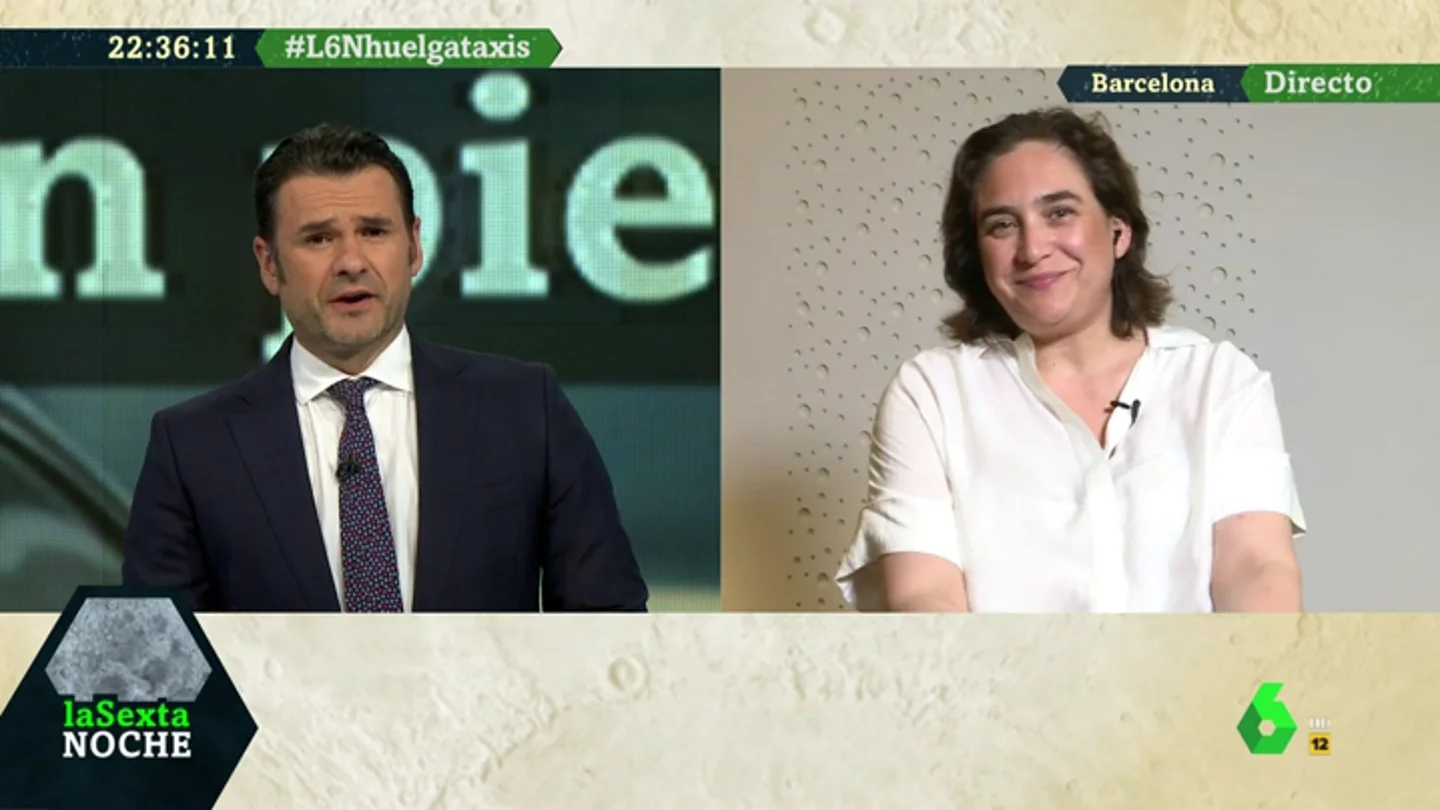 Ada Colau, sobre la huelga de taxistas: "Esto pasa por la liberalización que permite un intrusismo sin pagar impuestos" Ada Colau, sobre la huelga de taxistas: "Esto pasa por la liberalización que permite un intrusismo sin pagar impuestos"