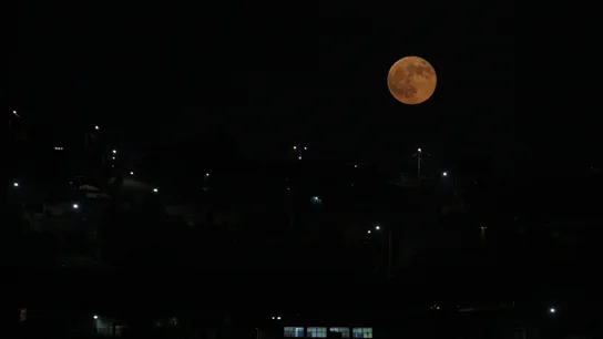 Fotografía de la luna durante un eclipse lunar visto en la ciudad de Tijuana, Baja California (México Fotografía de la luna durante un eclipse lunar visto en la ciudad de Tijuana, Baja California (México