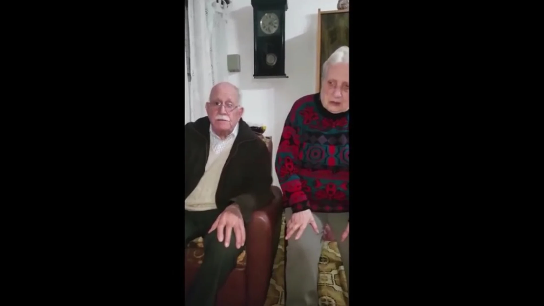 Pareja de ancianos denuncian el robo a través de un vídeo
