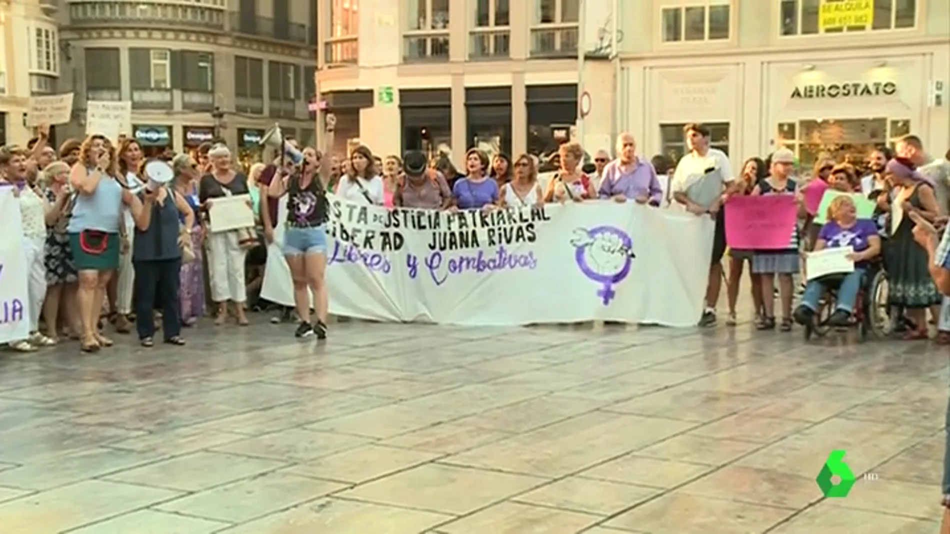 Concentración en Málaga en apoyo a Juana Rivas