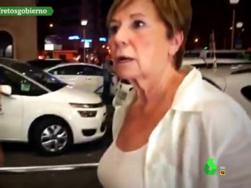 "¿Cómo coño llego yo a Torremolinos?": Celia Villalobos, otra de las personas afectadas por la huelga de taxis "¿Cómo coño llego yo a Torremolinos?": Celia Villalobos, otra de las personas afectadas por la huelga de taxis