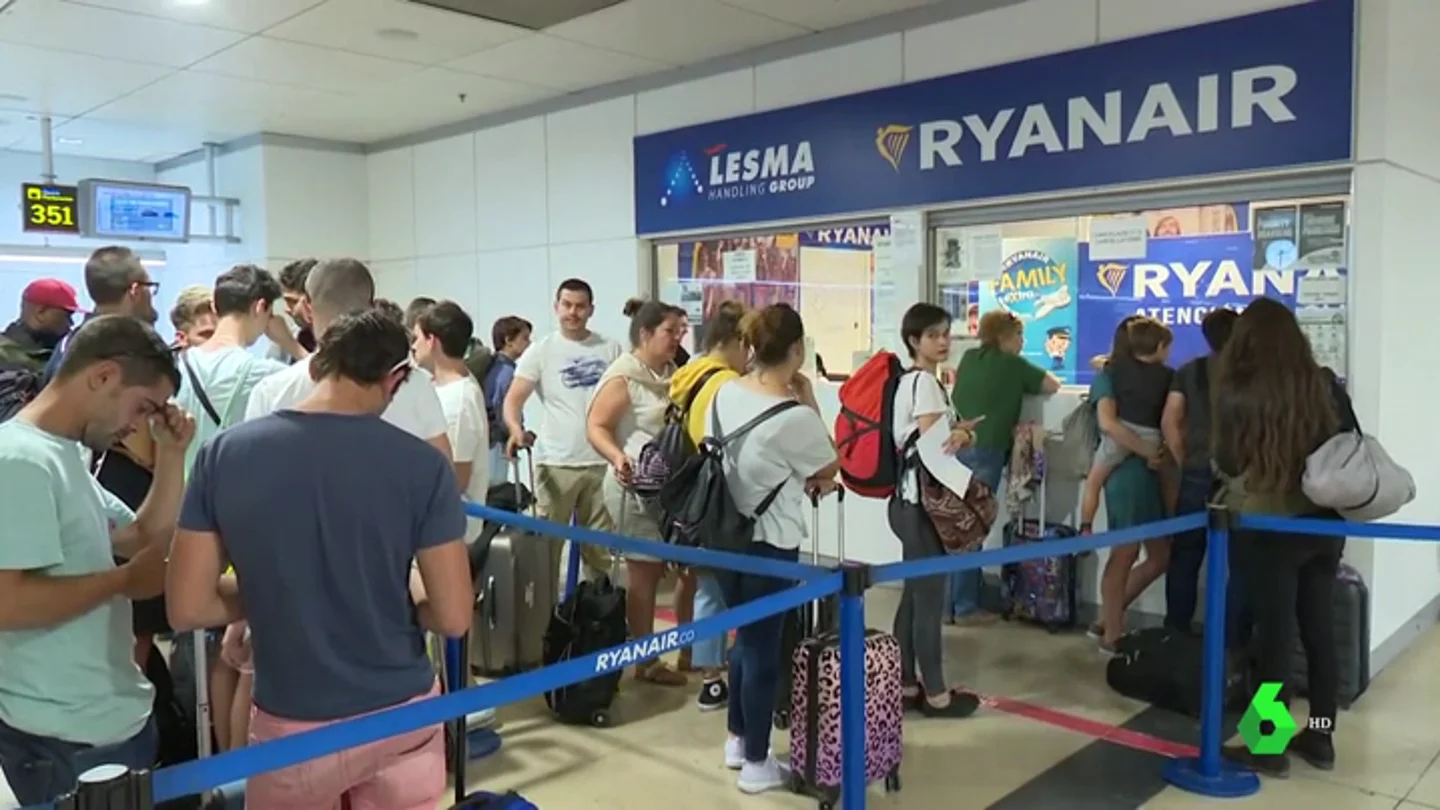 Pasajeros afectados por la huelga de Ryanair Pasajeros afectados por la huelga de Ryanair