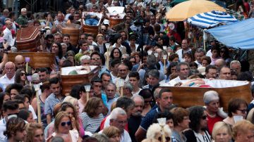 Procesión de ataúdes en Pontevedra