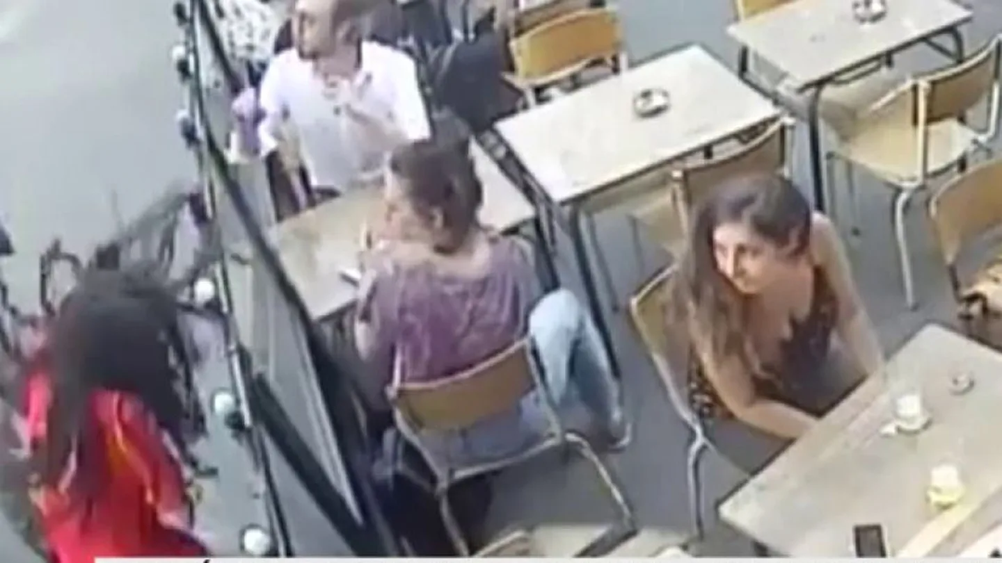 Joven agredida en París Joven agredida en París