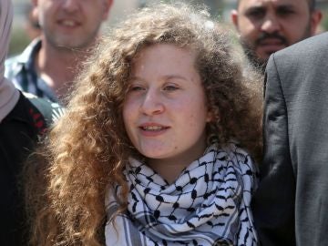 Ahed Tamimi tras su liberación de una prisión militar israelí. Ahed Tamimi tras su liberación de una prisión militar israelí.