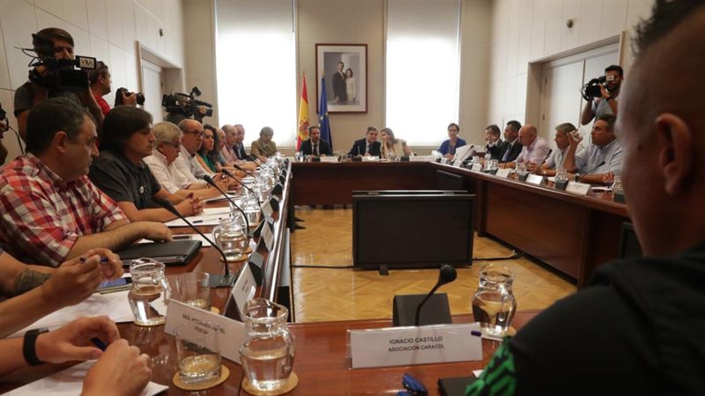 Reuni&oacute;n del Gobierno con los representantes del sector del taxi