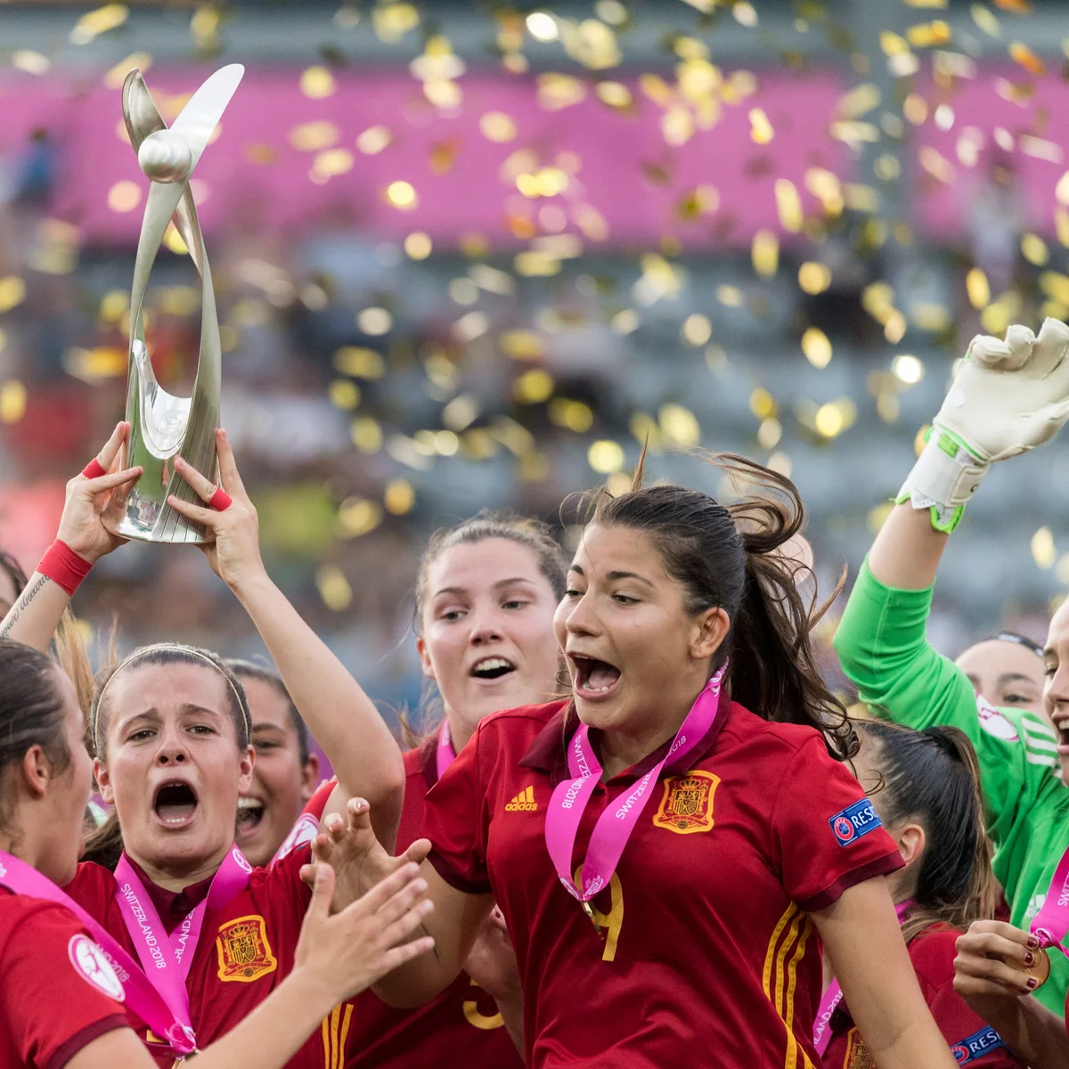 La selección española femenina sub-19 campeona de ante Alemania