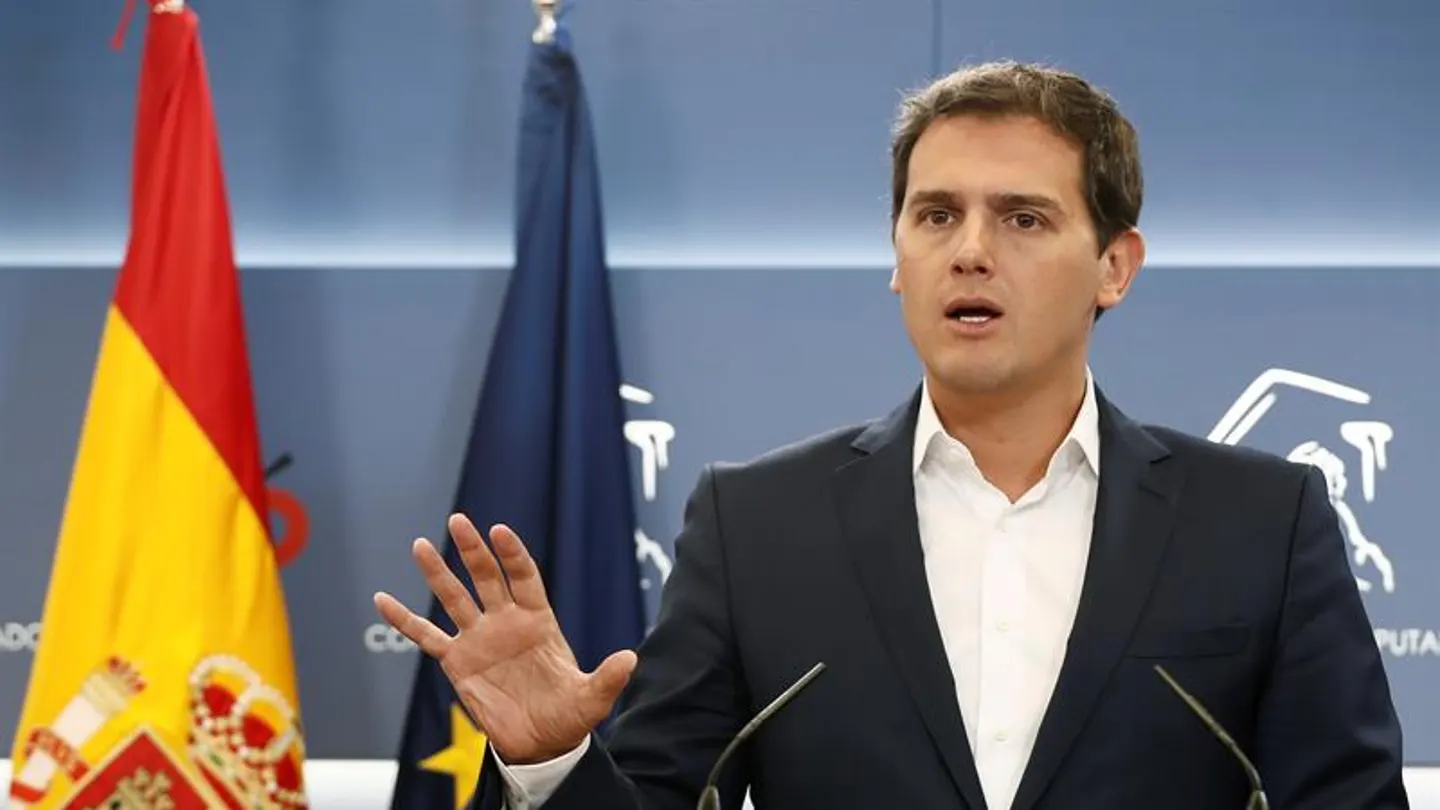 Albert Rivera en rueda de prensa Albert Rivera en rueda de prensa