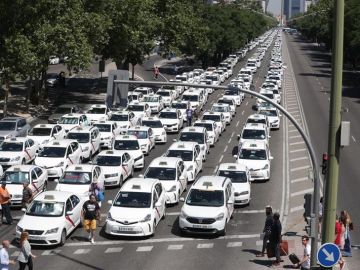 Los taxis paran el Paseo de la Castellana Los taxis paran el Paseo de la Castellana