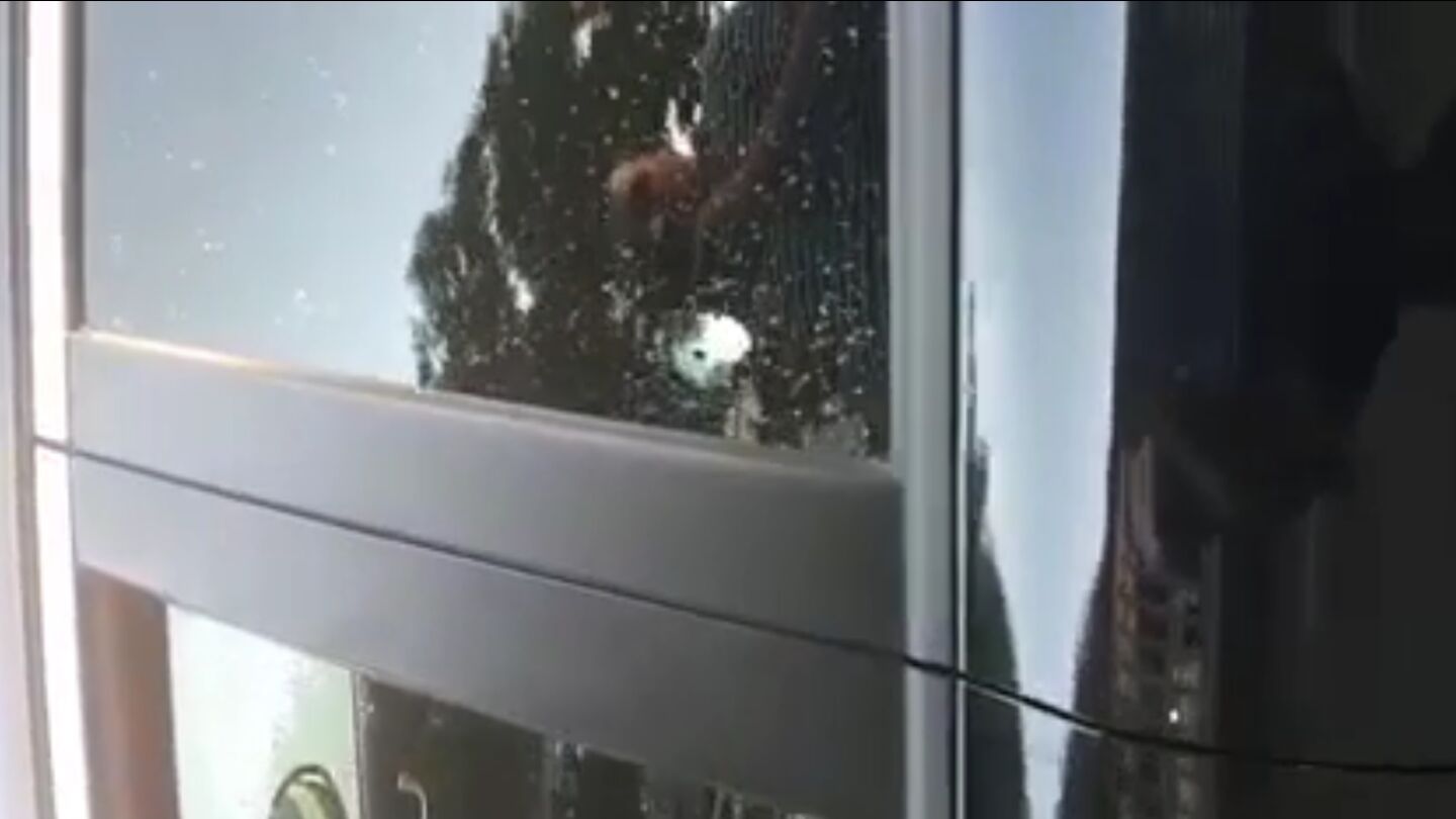 Impacto de bala en el veh&iacute;culo