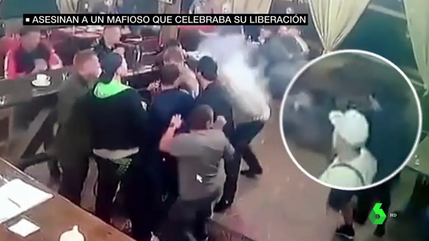 Duras imágenes: asesinan a tiros a un mafioso ruso en mitad de una fiesta en la que celebraban su salida de prisión Duras imágenes: asesinan a tiros a un mafioso ruso en mitad de una fiesta en la que celebraban su salida de prisión