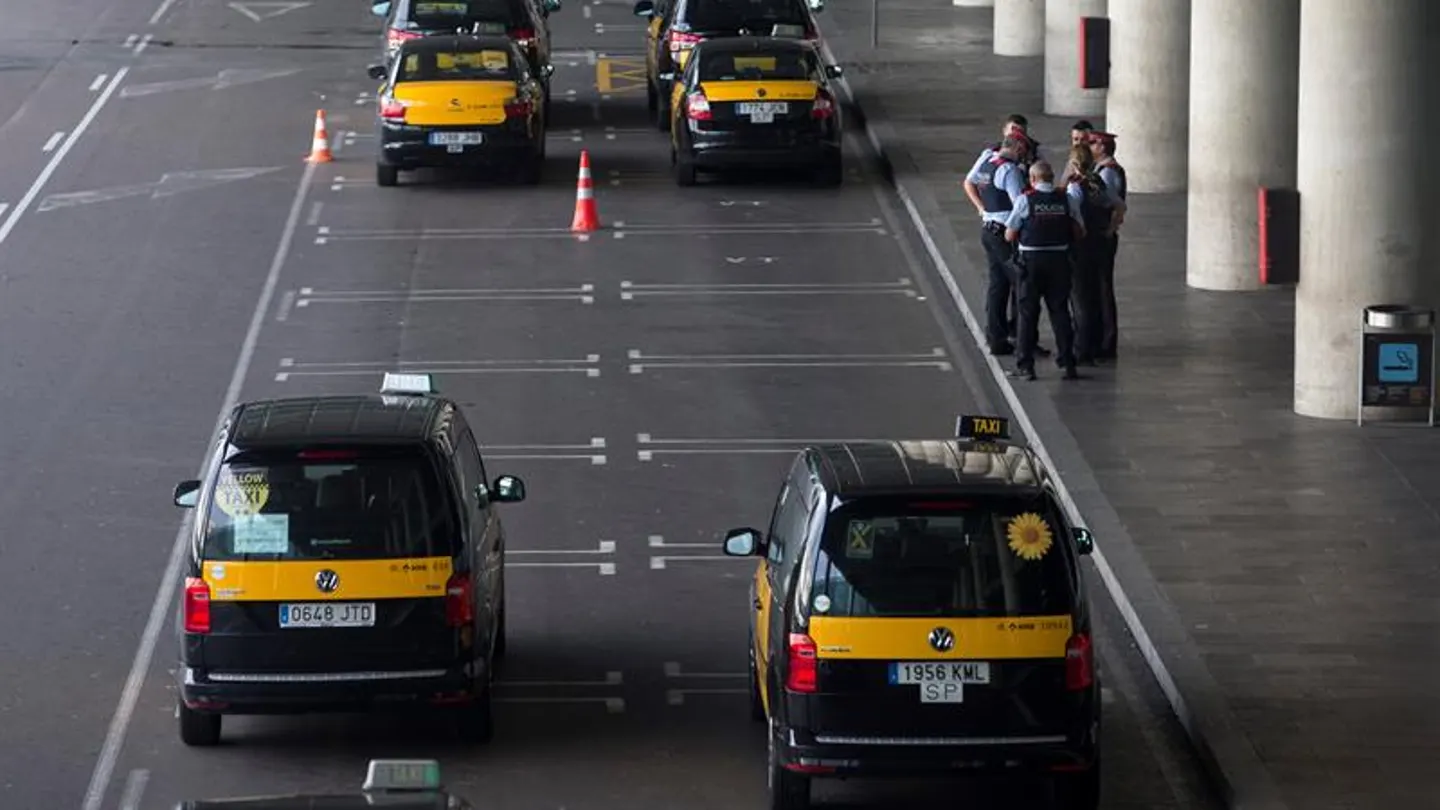Imagen de archivo de taxis en Barcelona Imagen de archivo de taxis en Barcelona