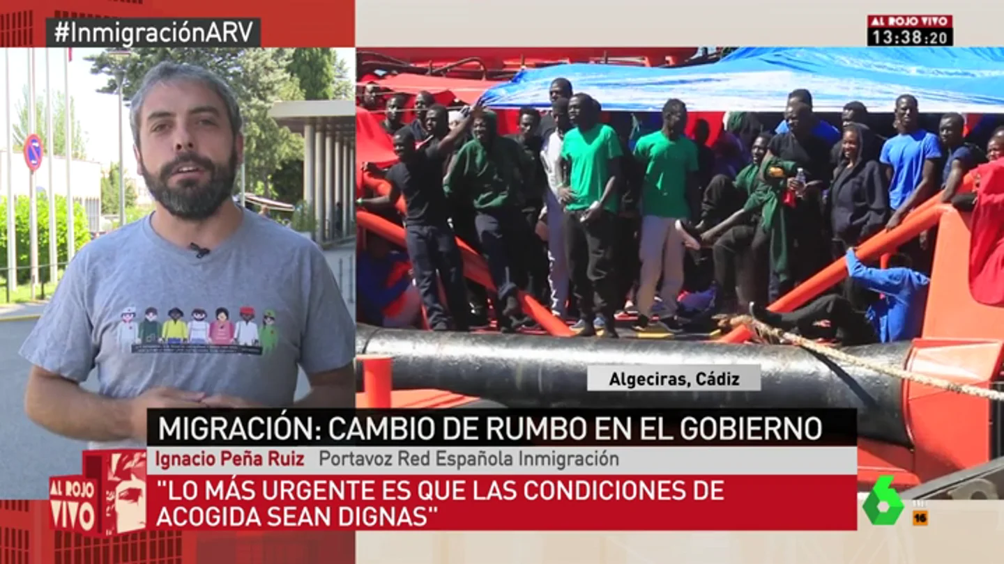 "El Gobierno no está desbordado, pero no tiene falta de previsión": el buque de Open Arms desembarca en Algeciras "El Gobierno no está desbordado, pero no tiene falta de previsión": el buque de Open Arms desembarca en Algeciras