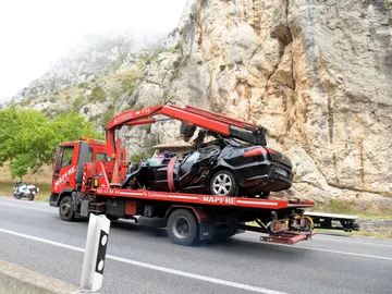 Accidente entre un turismo y un camión en el kilómetro 306 de la carretera N-I, en Pancorbo (Burgos) con cinco fallecidos Accidente entre un turismo y un camión en el kilómetro 306 de la carretera N-I, en Pancorbo (Burgos) con cinco fallecidos