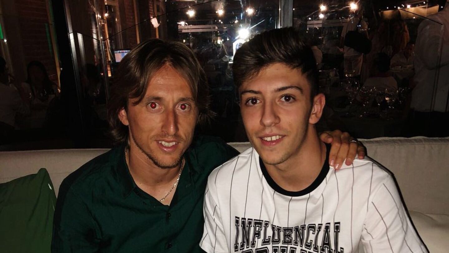 Modric con C&eacute;sar Gelabert