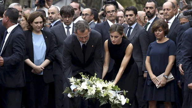 Los Reyes durante los actos de homenaje a las víctimas de los atentados de Barcelona y Cambrils en 2017