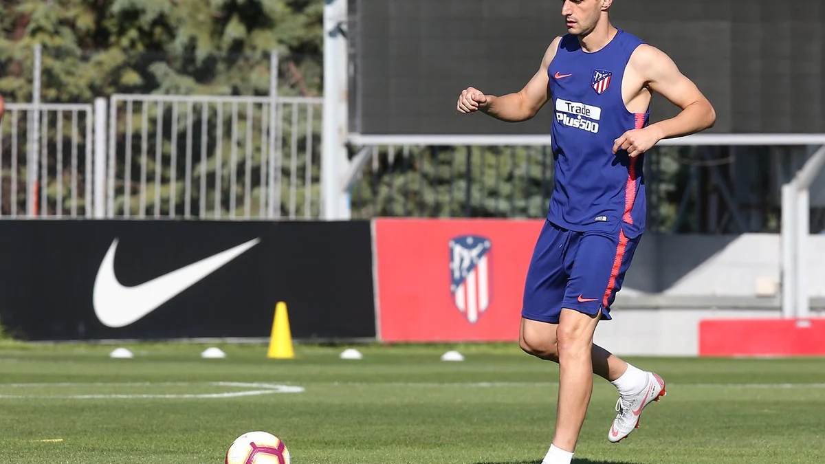 Nikola Kalinic en su primer entrenamiento con el Atlético de Madrid