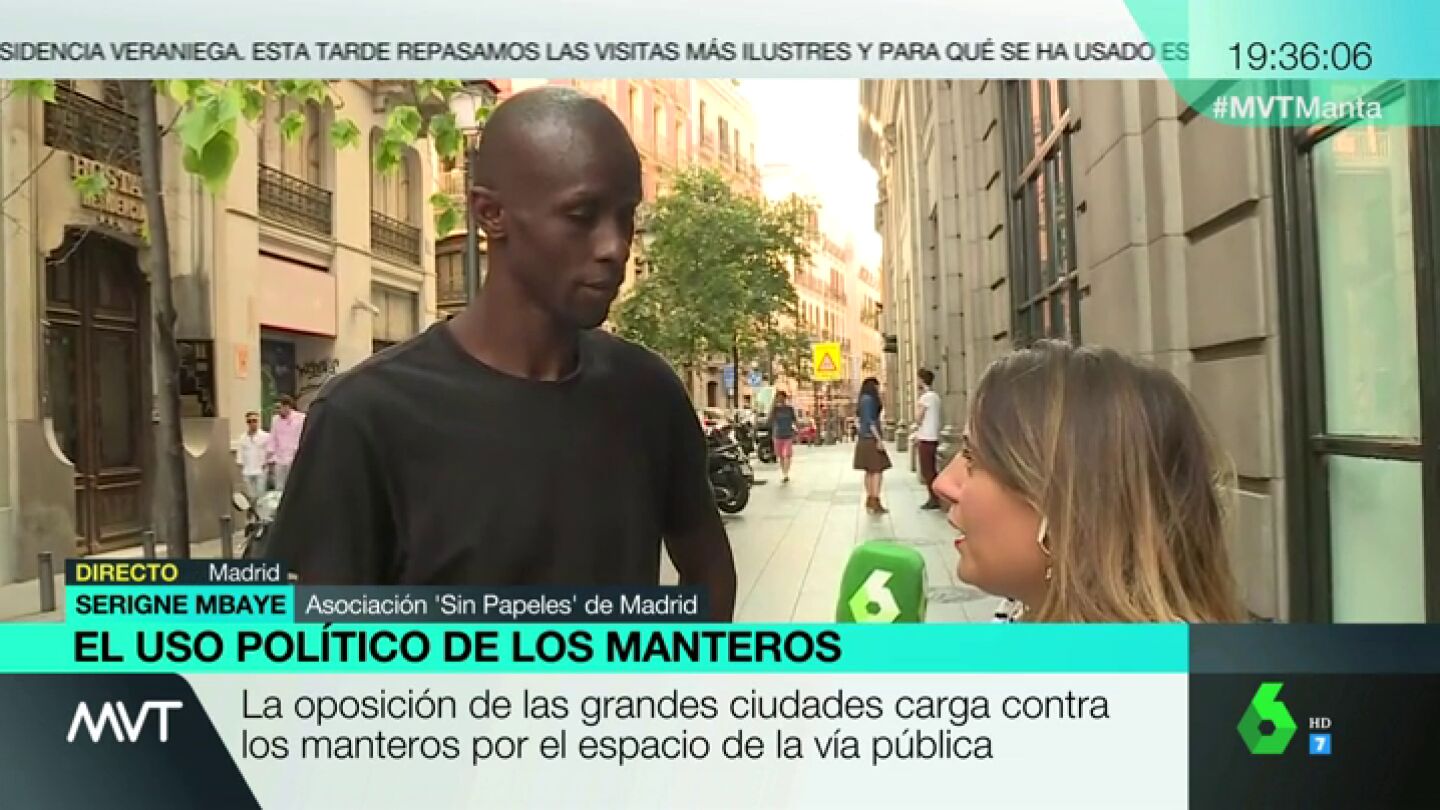 Los manteros denuncian que les acusen de crear inseguridad: "No nos gusta ser perseguidos por la polic&iacute;a. Tambi&eacute;n nos da verg&uuml;enza"