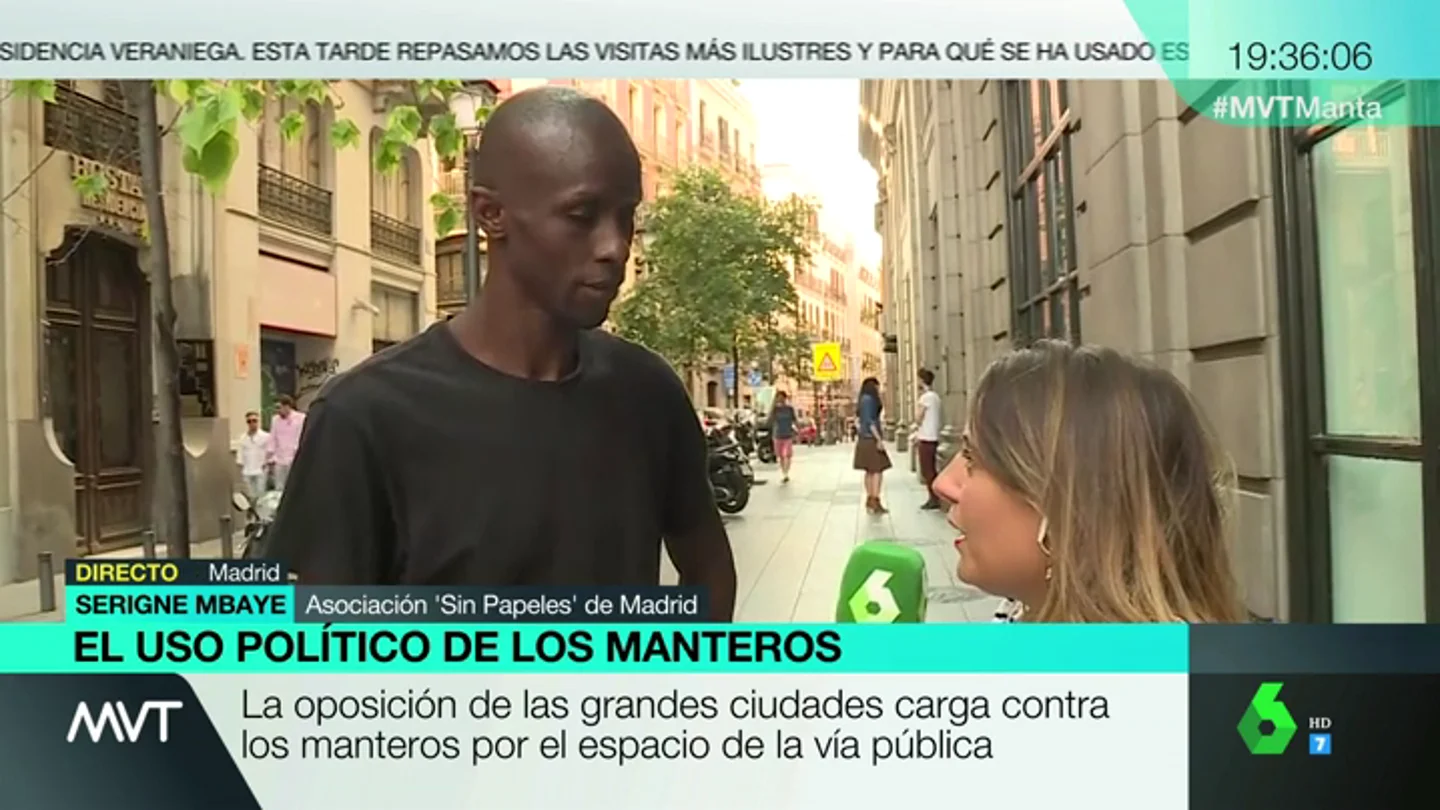 Los manteros denuncian que les acusen de crear inseguridad: "No nos gusta ser perseguidos por la policía. También nos da vergüenza" Los manteros denuncian que les acusen de crear inseguridad: "No nos gusta ser perseguidos por la policía. También nos da vergüenza"