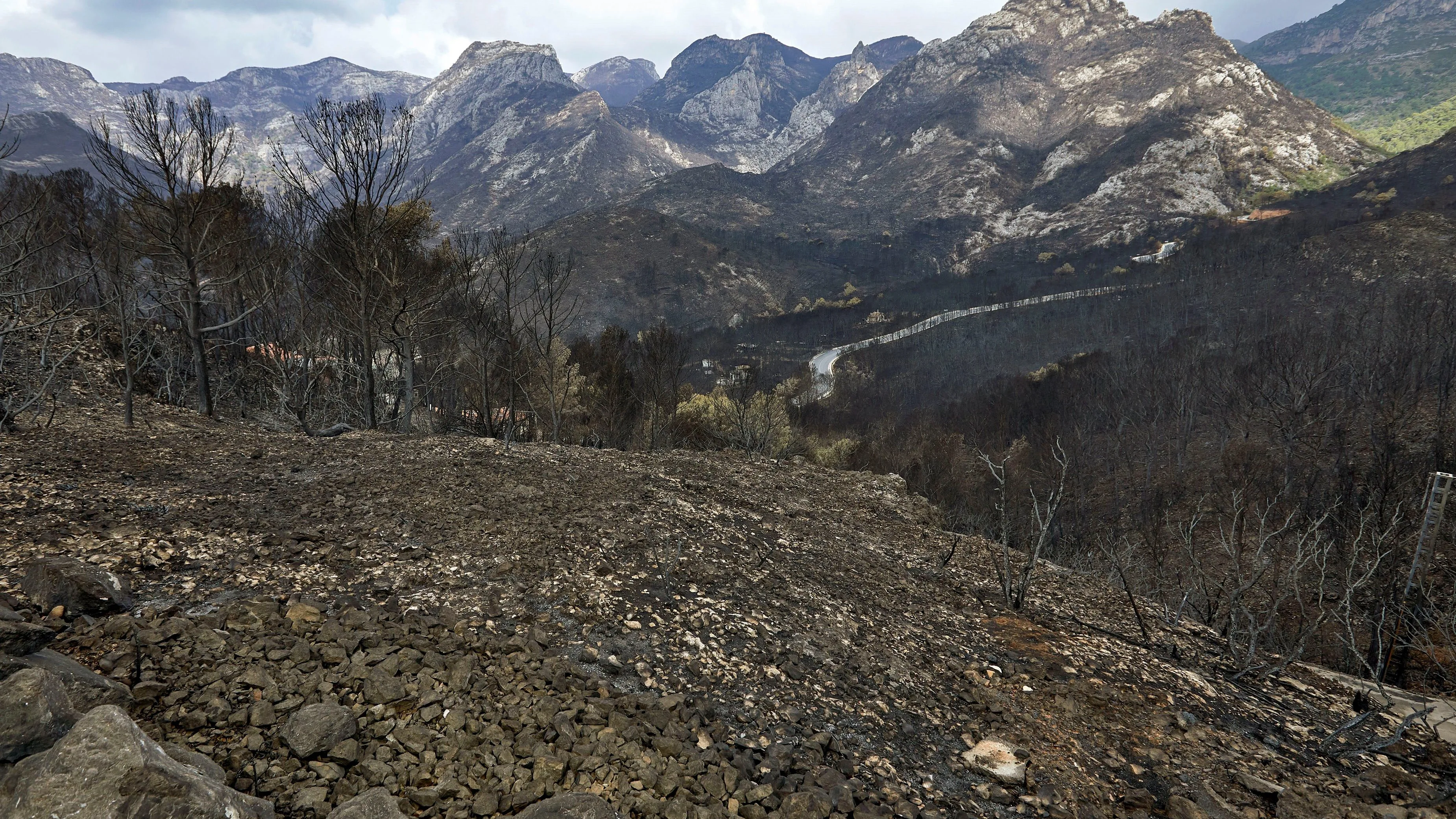 Imagen del incendio controlado en Llutxent Imagen del incendio controlado en Llutxent