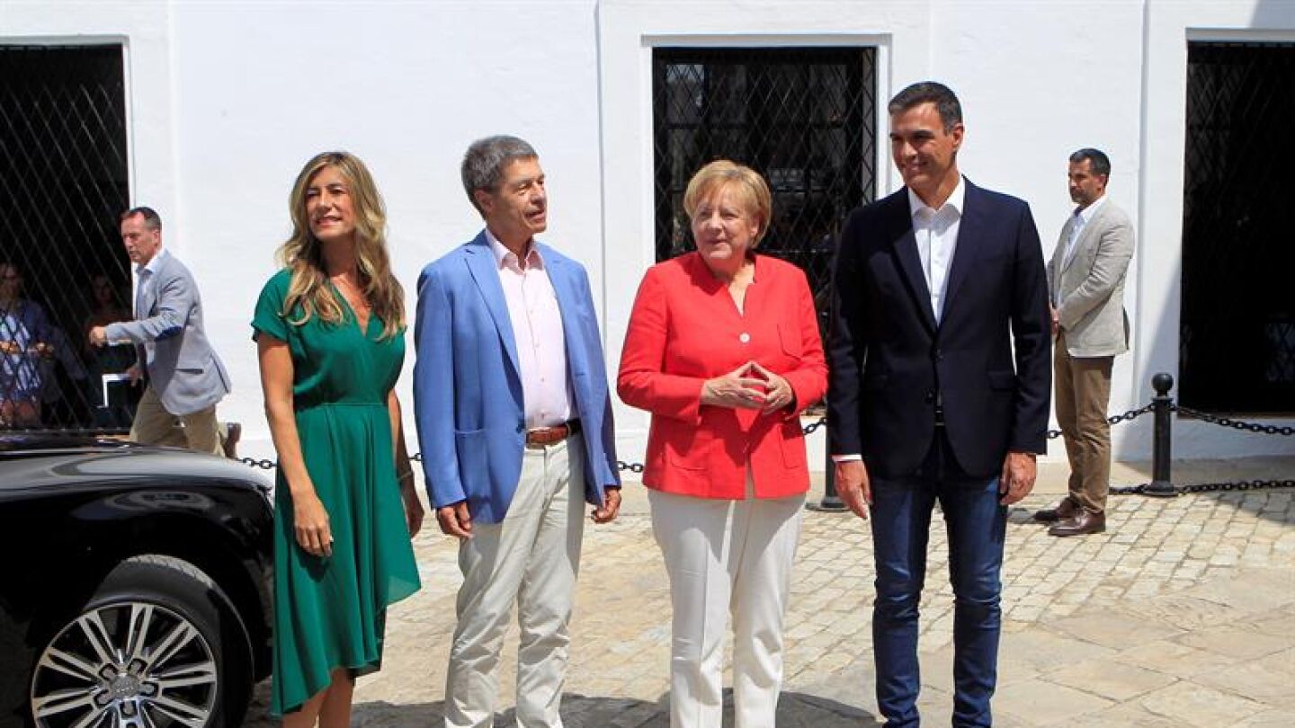 &Aacute;ngela Merkel, recibida por Pedro S&aacute;nchez en Do&ntilde;ana