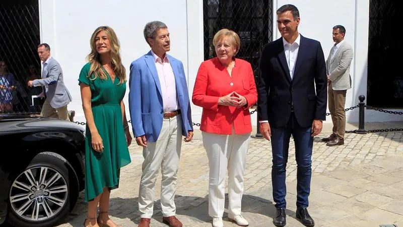 Ángela Merkel, recibida por Pedro Sánchez en Doñana