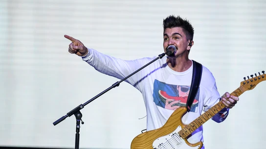 Juanes cuelga un nuevo 'sold out' en Starlite con 'La Camisa Negra' más universal Juanes cuelga un nuevo 'sold out' en Starlite con 'La Camisa Negra' más universal