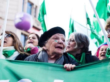 Nelly Minyersky en la marea verde pro aborto de Argentina Nelly Minyersky en la marea verde pro aborto de Argentina