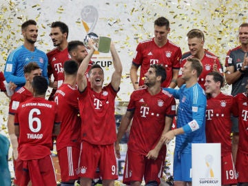 El Bayern levanta la Supercopa de Alemania El Bayern levanta la Supercopa de Alemania