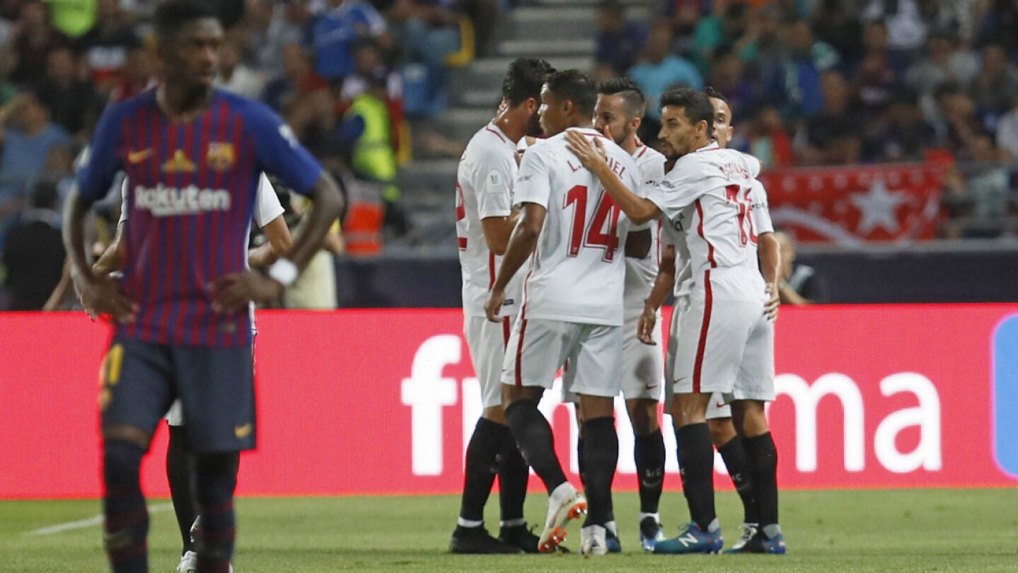El Sevilla celebra un gol ante el Barcelona