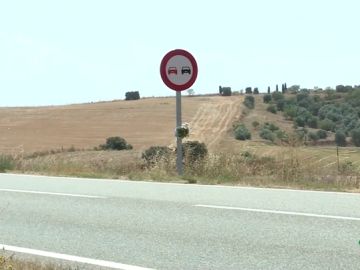 Tres jóvenes muertos y dos heridos en un accidente de tráfico en Lleida Tres jóvenes muertos y dos heridos en un accidente de tráfico en Lleida