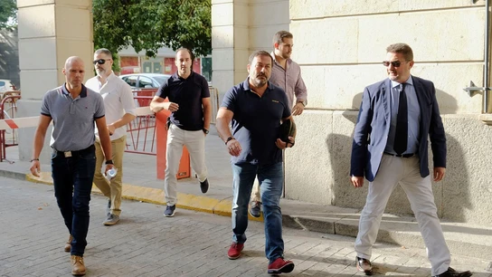 Los vigilantes de un centro comercial sevillano a su salida de los juzgados Los vigilantes de un centro comercial sevillano a su salida de los juzgados