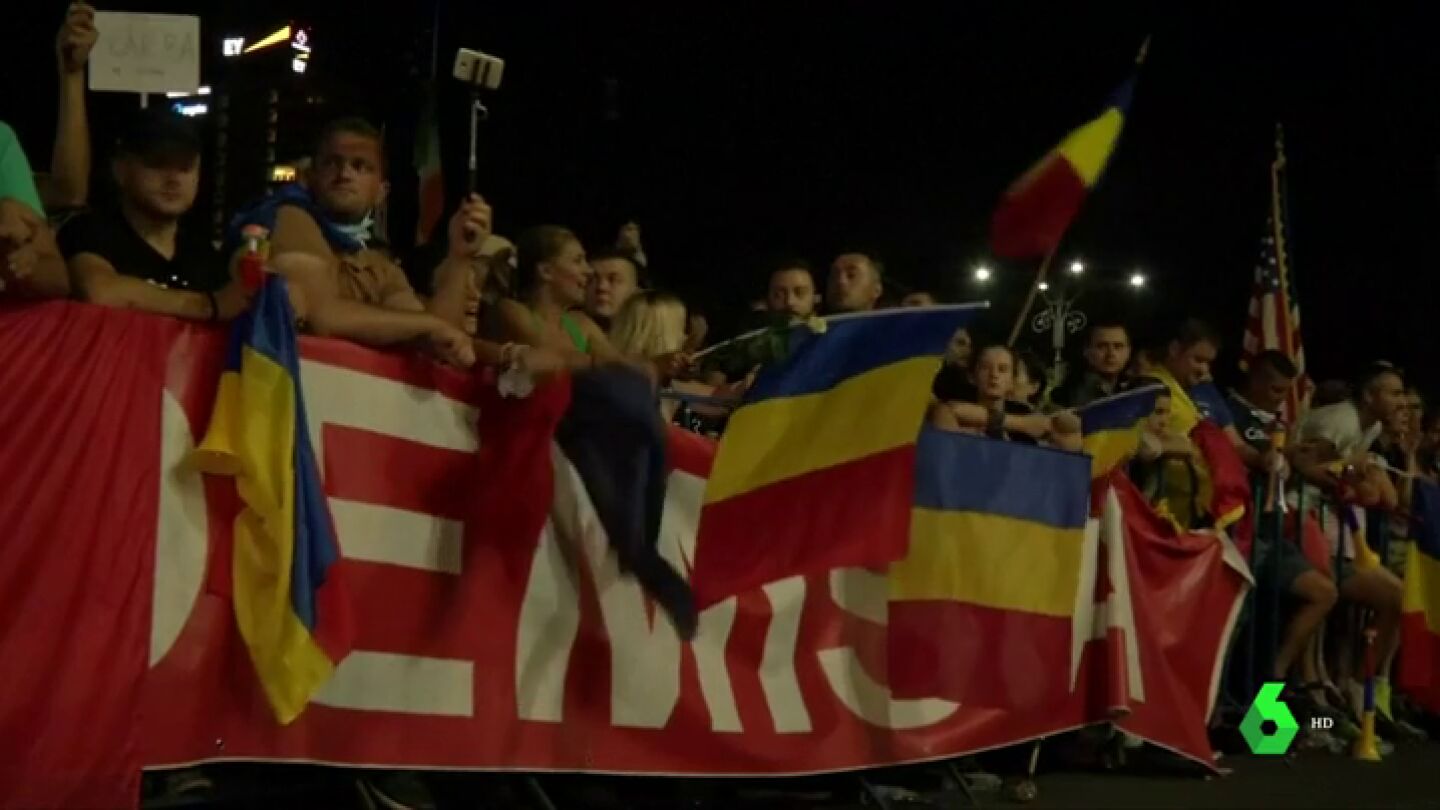 Unas 40.000 personas protestan en Ruman&iacute;a contra la corrupci&oacute;n y las cargas policiales