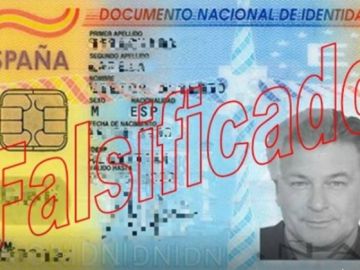 DNI falsificado con la cara de Alec Baldwin DNI falsificado con la cara de Alec Baldwin