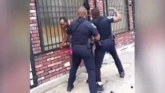 Agresión de un policía de Baltimore a un hombre Agresión de un policía de Baltimore a un hombre
