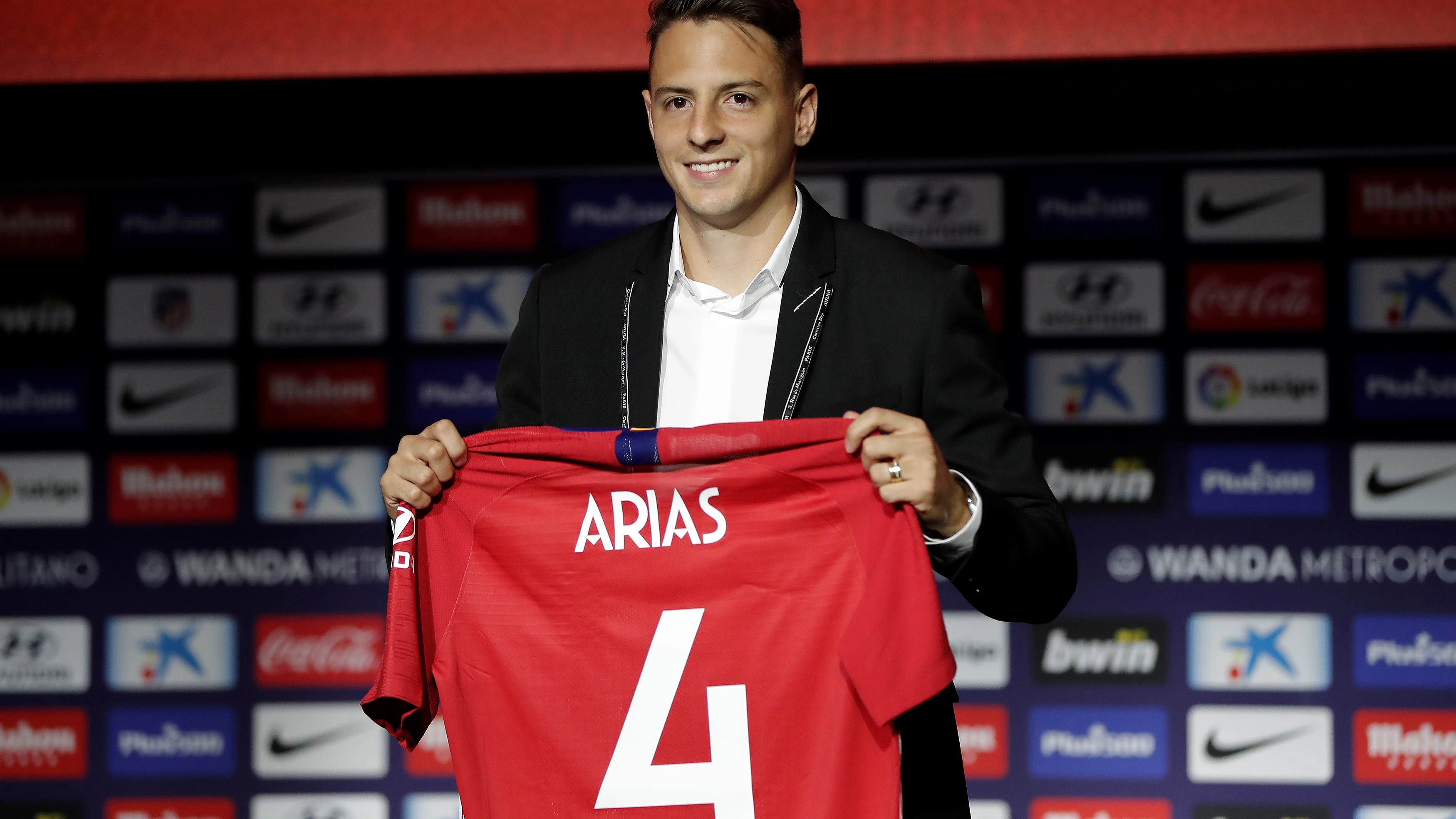 Presentación de Santiago Arias con el Atlético