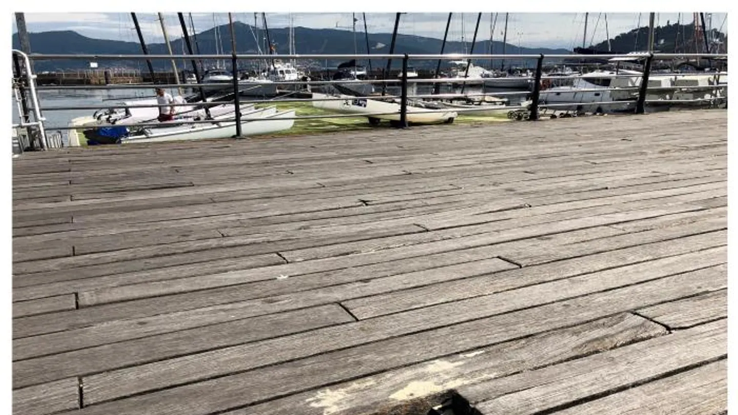 Fotografías del piso deteriorado del paseo marítimo de Vigo, tomadas a finales del pasado mes de julio Fotografías del piso deteriorado del paseo marítimo de Vigo, tomadas a finales del pasado mes de julio