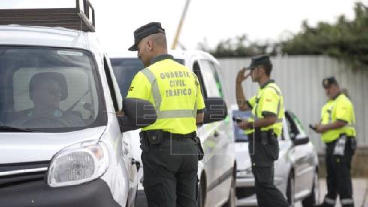 Imagen de archivo de varios controles de la DGT