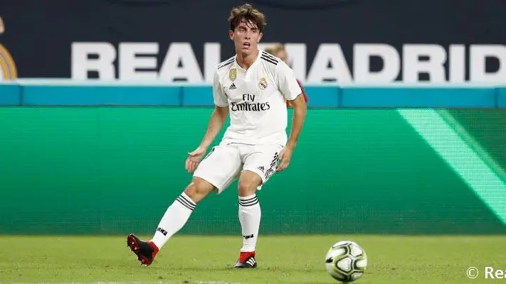  Álvaro Odriozola jugando con el Real Madrid