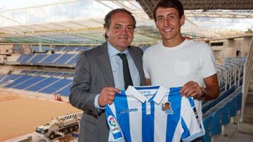 Mikel Oyarzabal renueva con la Real Sociedad