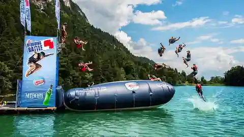 Blobbing Los deportes acuáticos más curiosos y dónde practicarlos