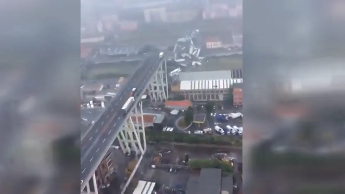 La zona del derrumbe del puente Morandi en Italia La zona del derrumbe del puente Morandi en Italia