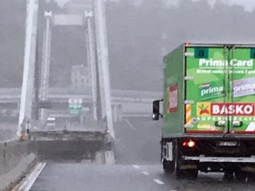 Vista de la sección del viaducto Morandi que se desplomó en Génova