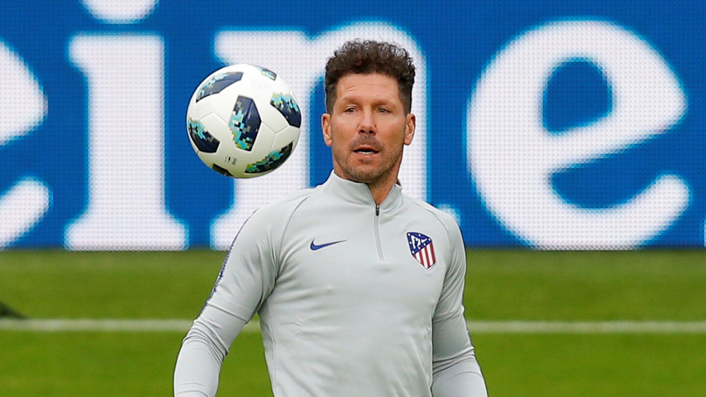 Simeone, durante el entrenamiento del Atl&eacute;tico de Madrid antes de la Supercopa de Europa